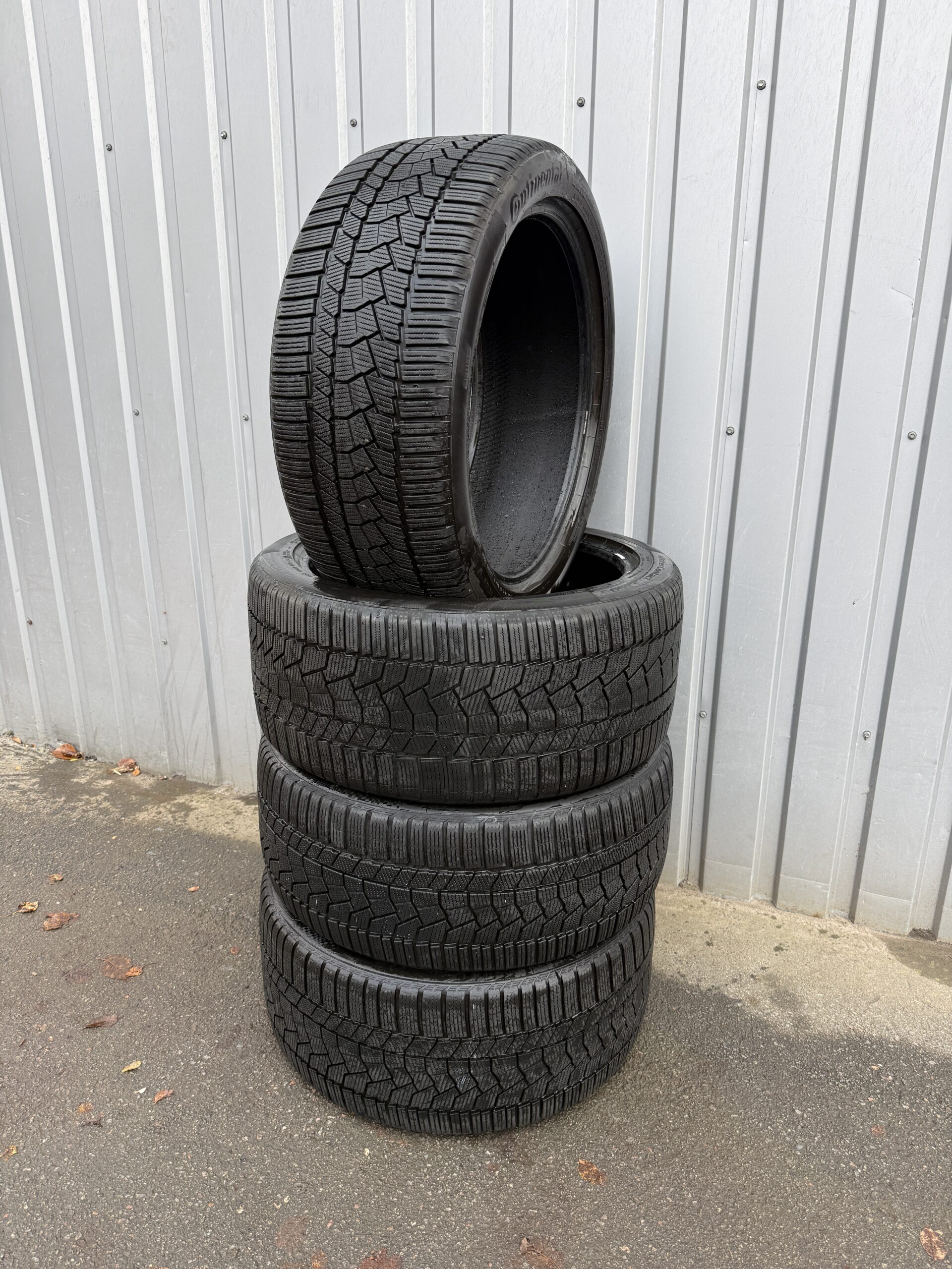 зимова гума різноширока continental 275/40R21 305/35R21
